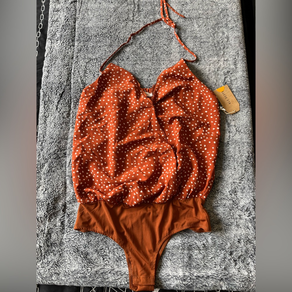 Blu Pepper Rust and White blouse